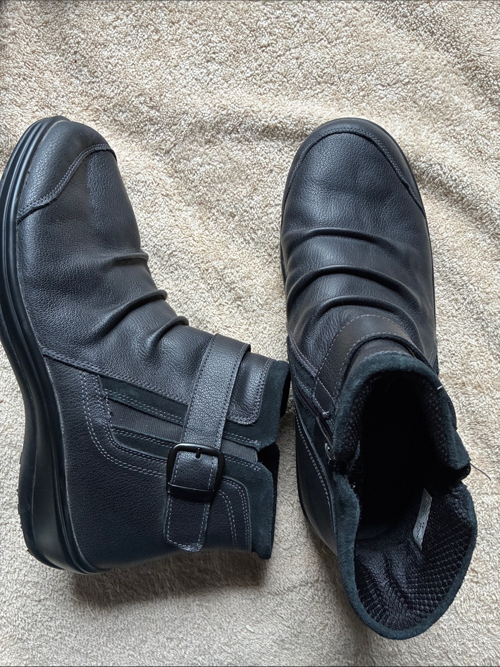 Orthofeet 11W Women’s Black Ankle Booties with Buckle Strap
